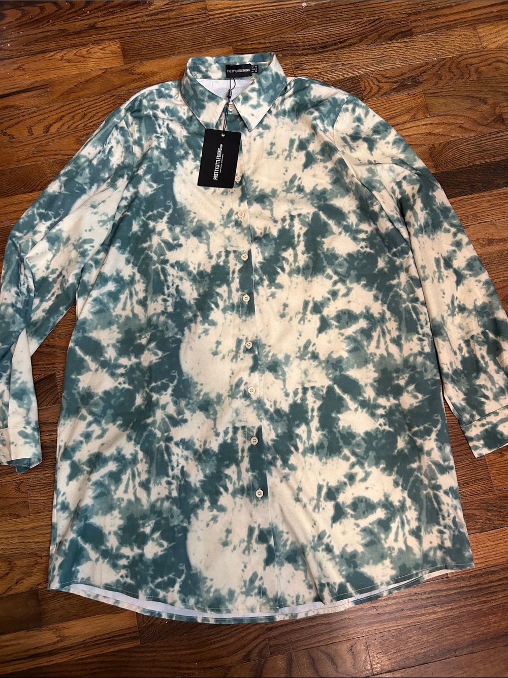 PrettyLittleThing Teal and White Tie-Dye Button-Down Shirt